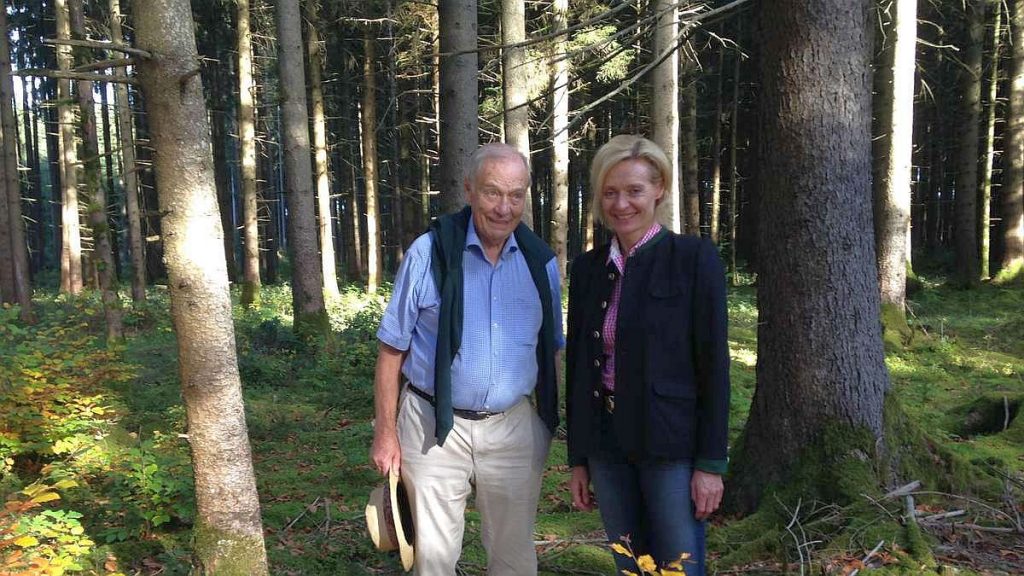 Brigitte Koch mit ihrem Vater