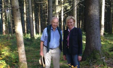 Brigitte Koch mit ihrem Vater